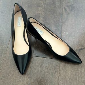 BRAND NEW Cole Haan Leather Heels, size 5